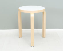 Lataa kuva Galleria-katseluun, Artek 60 jakkara