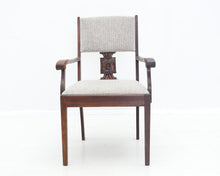Lataa kuva Galleria-katseluun, 40-luvun puurunkoinen ruokatuoli käsinojilla