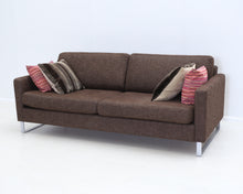 Lataa kuva Galleria-katseluun, Kuusilinna 3-istuttava sohva tummanruskea