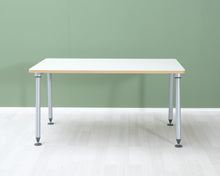 Lataa kuva Galleria-katseluun, Herman Miller työpöytä valkoinen