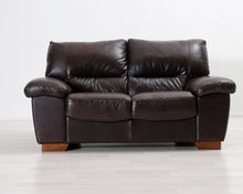 Lataa kuva Galleria-katseluun, 2-sitsig skinnsoffa mörkbrun