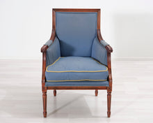 Lataa kuva Galleria-katseluun, Antiikkinen nojatuoli sininen