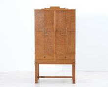 Lataa kuva Galleria-katseluun, Antiikkinen kaappi