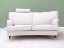 Lataa kuva Galleria-katseluun, 2-istuttava Howard-tyylinen kangassohva harmaa