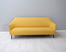 Lataa kuva Galleria-katseluun, Adea ELL 3-istuttava kangassohva keltainen