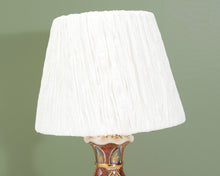 Lataa kuva Galleria-katseluun, Aasialaistyylinen pöytälamppu