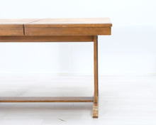 Lataa kuva Galleria-katseluun, Antiikkinen ruokapöytä