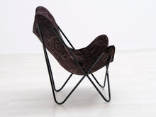 Lataa kuva Galleria-katseluun, Lepakkotuoli mustalla kuviokankaalla