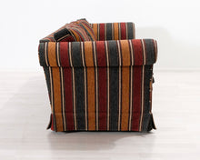 Lataa kuva Galleria-katseluun, 3-istuttava kangassohva raidallinen