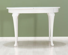 Lataa kuva Galleria-katseluun, Antiikkinen pöytä valkoinen