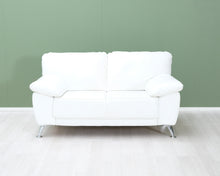 Lataa kuva Galleria-katseluun, 2-istuttava nahkasohva valkoinen