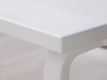 Lataa kuva Galleria-katseluun, Artek 80A pöytä mattavalkoinen