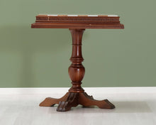 Lataa kuva Galleria-katseluun, Antiikkinen shakkipöytä