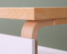 Load image into Gallery viewer, Artek työpöytä 70 x 150 cm koivu / valkoinen