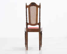 Lataa kuva Galleria-katseluun, Antiikkinen ruokatuoli raidallisella istuimella