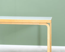 Load image into Gallery viewer, Artek pöytä 120 x 120 cm koivu / valkoinen