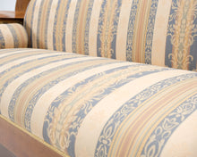 Lataa kuva Galleria-katseluun, 3-istuttava kangassohva