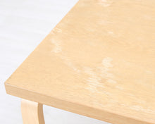 Load image into Gallery viewer, Artek sivupöytä 90 x 75 cm