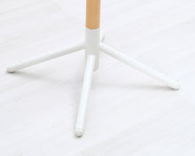 Load image into Gallery viewer, Artekin vaatenaulakko