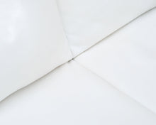 Lataa kuva Galleria-katseluun, 2-istuttava nahkasohva valkoinen