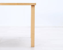 Load image into Gallery viewer, Artek pöytä 70 x 80 cm koivu / vihreä