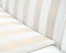 Lataa kuva Galleria-katseluun, 3-istuttava kangassohva raidallinen