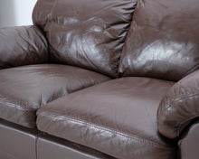 Lataa kuva Galleria-katseluun, 2-istuttava nahkasohva ruskea