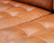 Lataa kuva Galleria-katseluun, 3-istuttava nahkasohva konjakinvärinen
