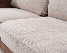 Lataa kuva Galleria-katseluun, 3-istuttava kangassohva ruskea