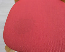 Lataa kuva Galleria-katseluun, Artek 69 tuoli kangasistuimella