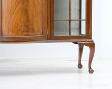 Lataa kuva Galleria-katseluun, Antiikkinen astiakaappi