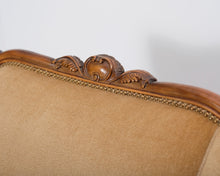 Lataa kuva Galleria-katseluun, 3-istuttava rokokootyylinen sohva okra