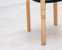 Lataa kuva Galleria-katseluun, Artek 69 tuoli koivu / musta nahka