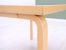 Load image into Gallery viewer, Artek ruokapöytä 120 x 85 cm sininen
