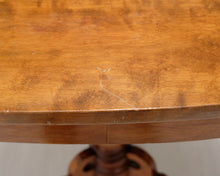 Lataa kuva Galleria-katseluun, Antiikkinen pilaripöytä