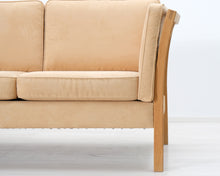 Load image into Gallery viewer, 3-istuttava kangassohva beige