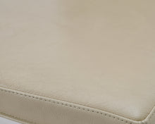 Lataa kuva Galleria-katseluun, Calligaris ruokatuoli nahkaistuimella luonnonvalkoinen