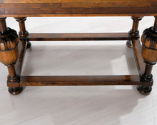 Lataa kuva Galleria-katseluun, Antiikkinen sivupöytä
