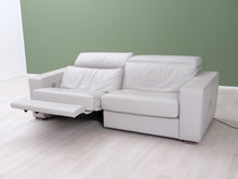 Lataa kuva Galleria-katseluun, 3-istuttava nahkasohva valkoinen