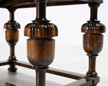 Lataa kuva Galleria-katseluun, Antiikkinen sivupöytä