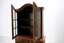 Lataa kuva Galleria-katseluun, Antiikkinen vitriinikaappi ruskea