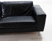 Lataa kuva Galleria-katseluun, 3-istuttava nahkasohva musta
