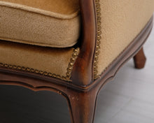 Lataa kuva Galleria-katseluun, 3-istuttava rokokootyylinen sohva okra