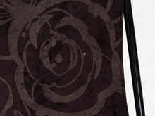 Lataa kuva Galleria-katseluun, Lepakkotuoli mustalla kuviokankaalla