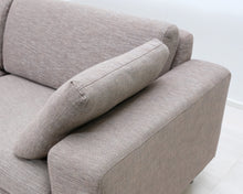 Lataa kuva Galleria-katseluun, 3-istuttava kangassohva ruskea