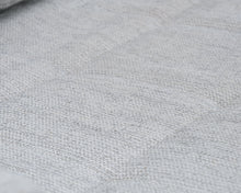 Load image into Gallery viewer, Asko 2-istuttava vuodesohva harmaa