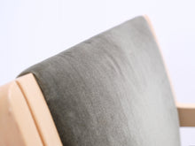 Load image into Gallery viewer, Artek Pentti Heinonen käsinojallinen tuoli harmaa