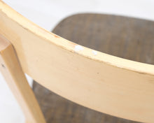 Lataa kuva Galleria-katseluun, Artek 69 tuoli kangasistuimella