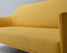 Lataa kuva Galleria-katseluun, Adea ELL 3-istuttava kangassohva keltainen