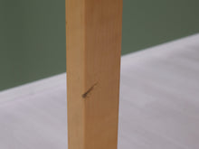 Load image into Gallery viewer, Artek ruokapöytä koivu / valkoinen 120 x 85 cm